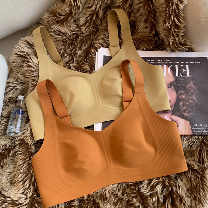 Large Breasts Show Small Under - Full Coverage Bra recension och pris